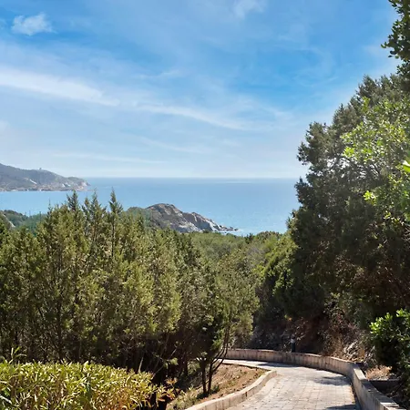 Isa-ecovillage With Swimming-pool In Surrounded By Greenery Just 400 Meters From The Sea