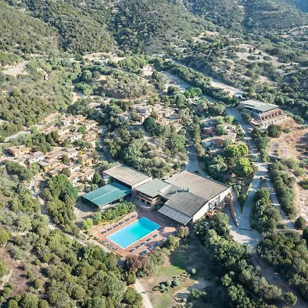 Aparthotel Isa-ecovillage With Swimming-pool In Surrounded By Greenery Just 400 Meters From The Sea *