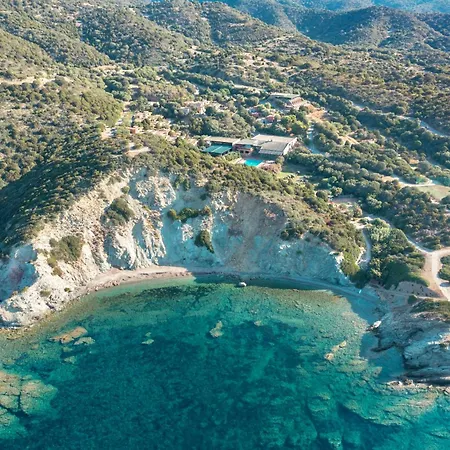 Isa-ecovillage With Swimming-pool In Surrounded By Greenery Just 400 Meters From The Sea *