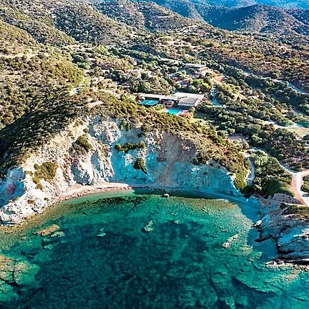 Aparthotel Isa-ecovillage With Swimming-pool In Surrounded By Greenery Just 400 Meters From The Sea 3*