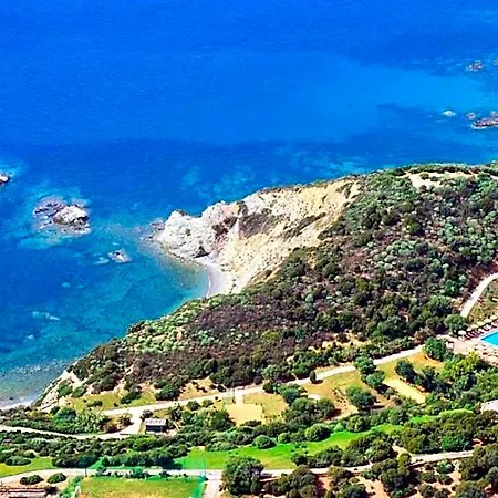 Ξενοδοχείο με διαμερίσματα Isa-ecovillage With Swimming-pool In Surrounded By Greenery Just 400 Meters From The Sea Teulada